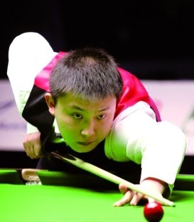 中超强队国安在亚冠被越南绝杀，国脚表现低迷，暴露中国足球实力与管理问题。