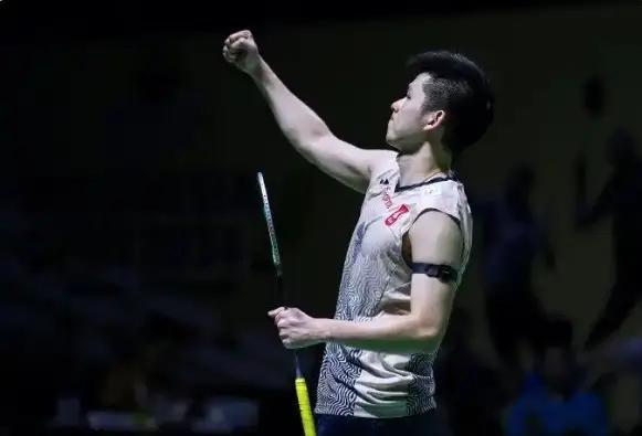 不想被扒号码？弗拉霍维奇发文并配图罗马数字9，随后删除