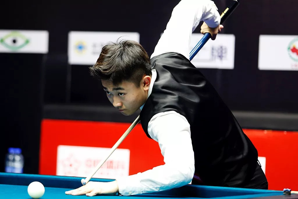 她的表现为 她的表现为